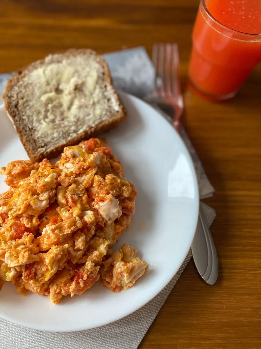 Scrambled Eggs with Tomatoes