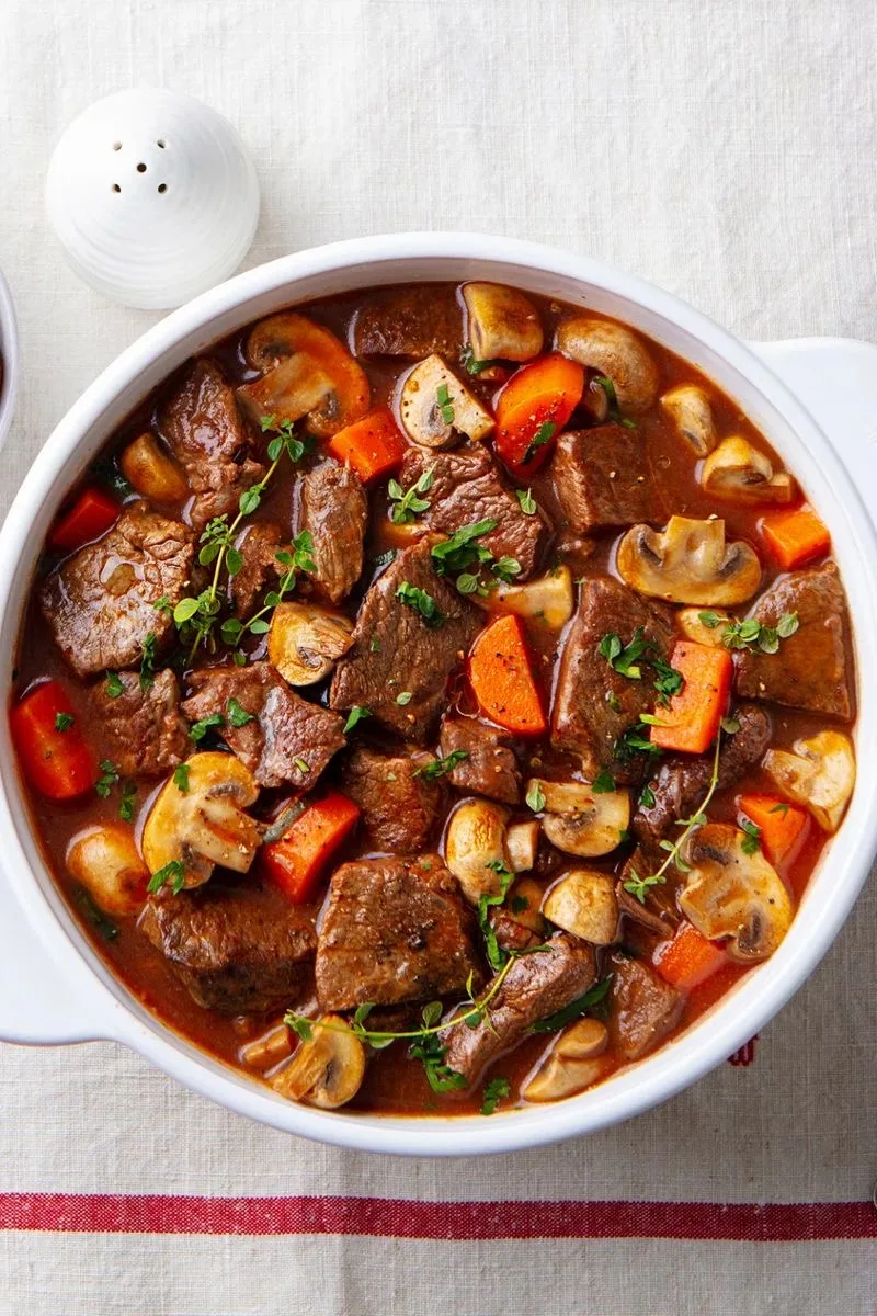 Boeuf Bourguignon (Res Estofada en Vino Tinto)