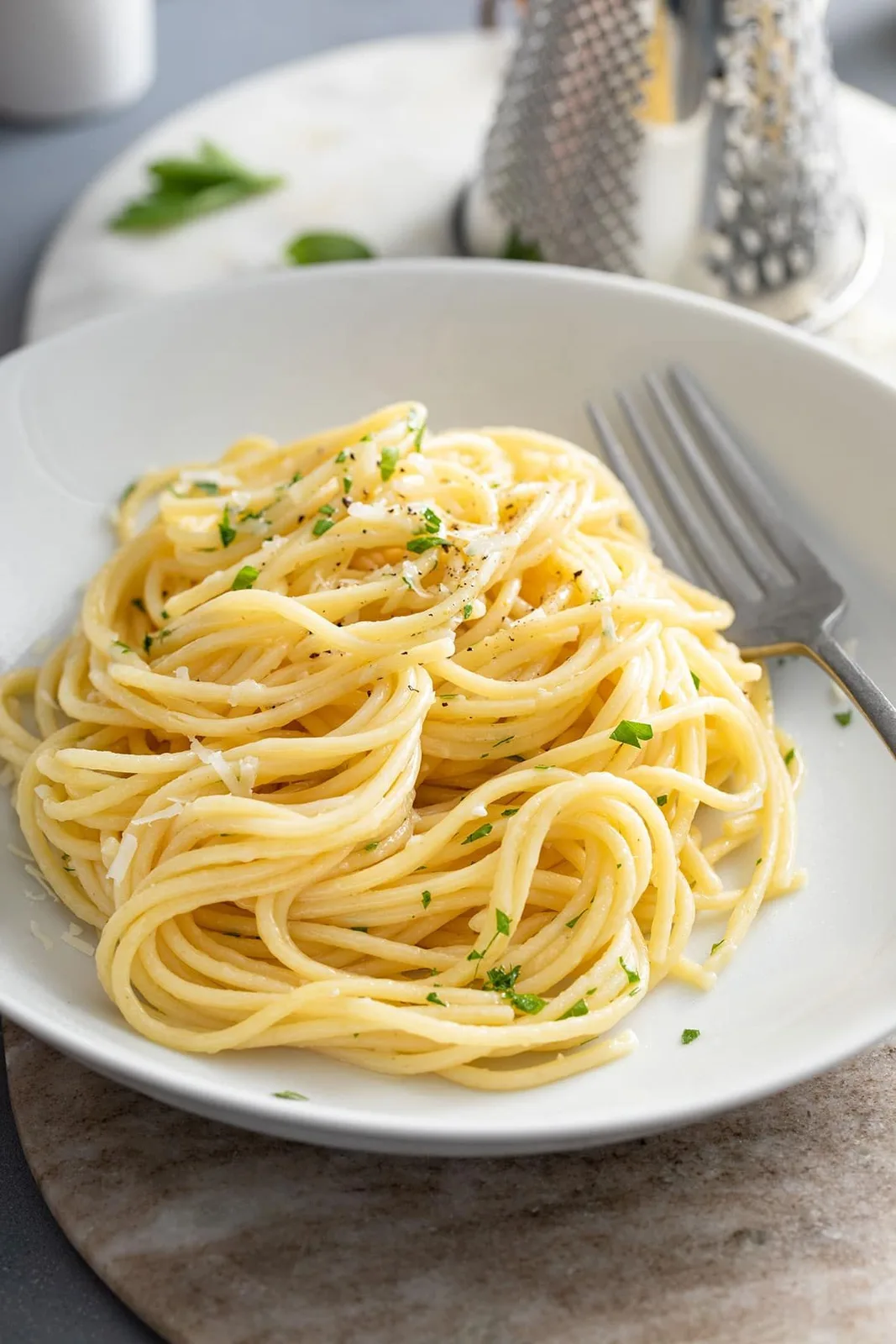 Spaghetti with Butter and Garlic