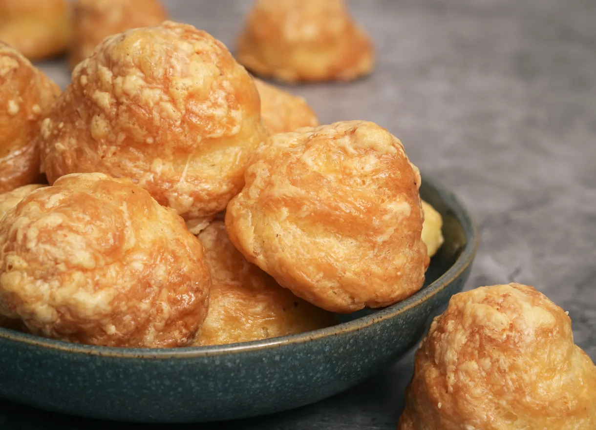 Gougères (Buñuelos de Queso Gruyère)