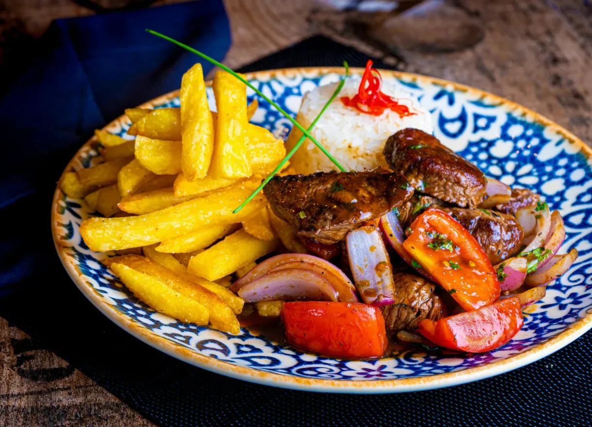 Lomo saltado